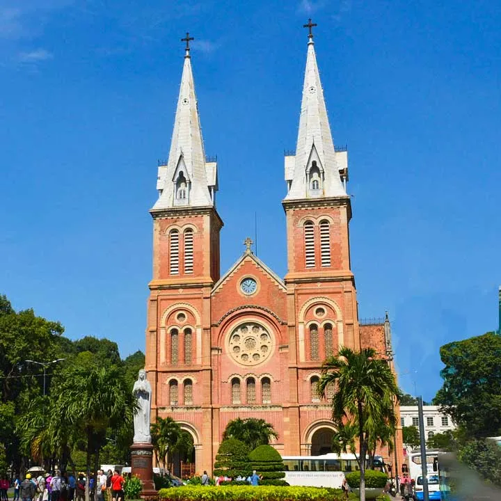 North-dame-cathedral-Sai-Gon-72